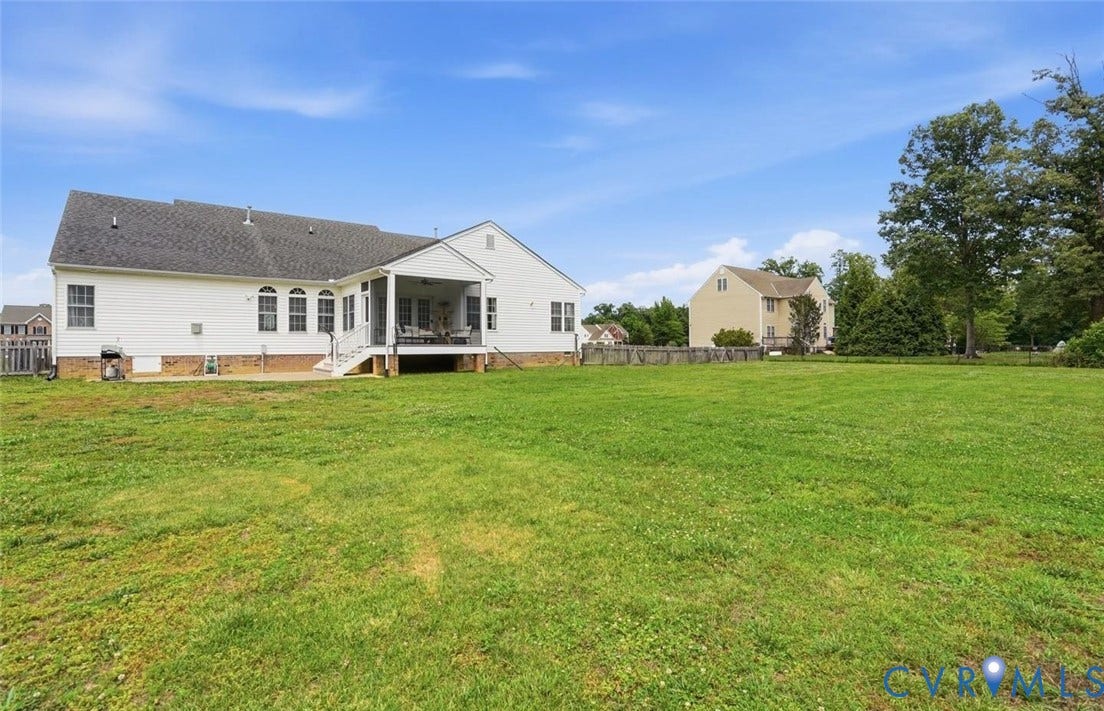 5305 Wellington Ridge Road, Richmond, VA 23231 Expansive green lawn extending from the residence