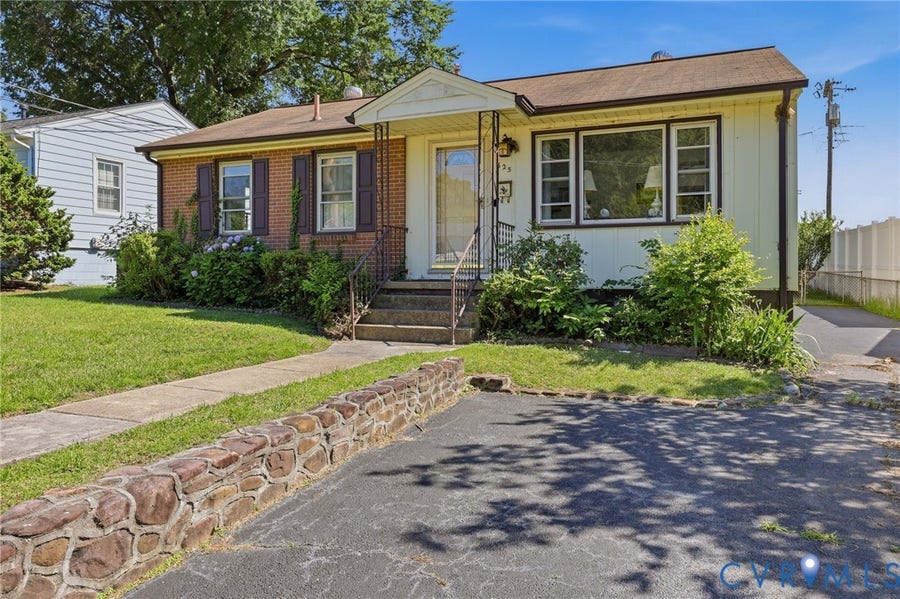 Property photo for 625 Pinehurst Avenue, Colonial Heights, VA