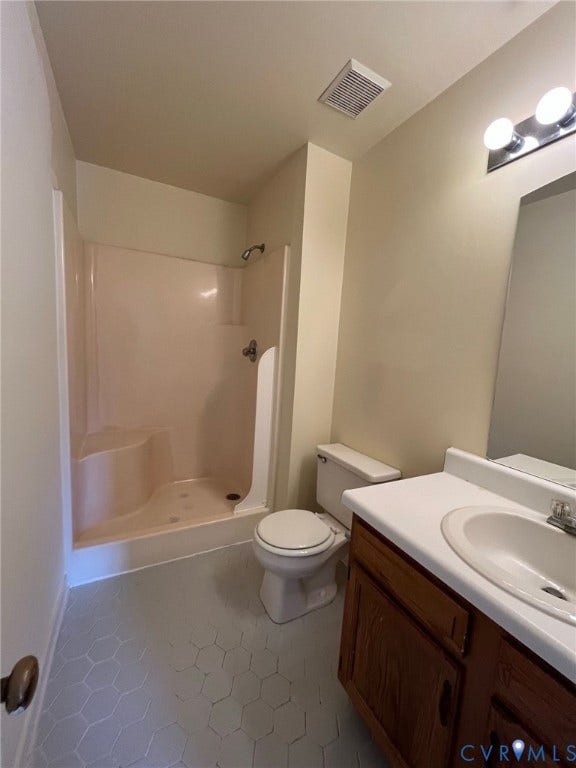 8704 Hermitage Trace Circle, Henrico, VA 23228 8704 Hermitage Trace Circle, Henrico, VA 23228