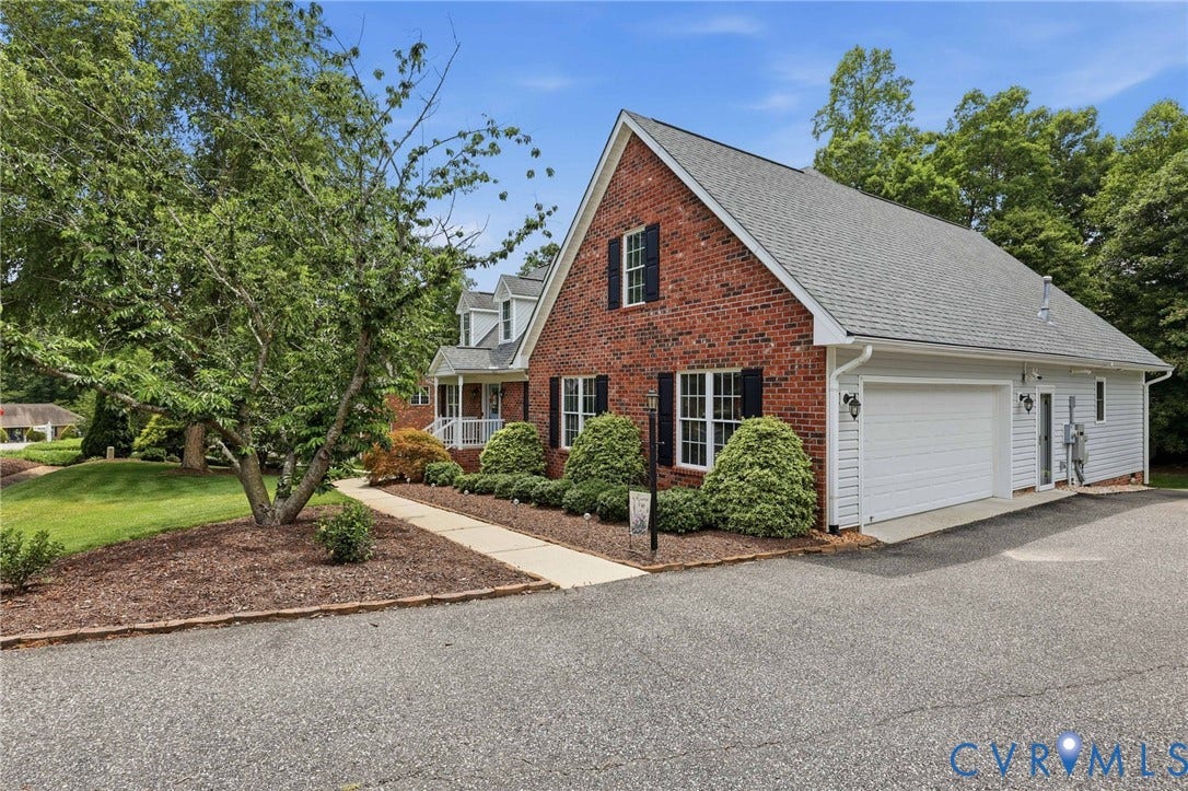 4320 Stebbins Street, Chester, VA 23831 Nice 2 Car Garage