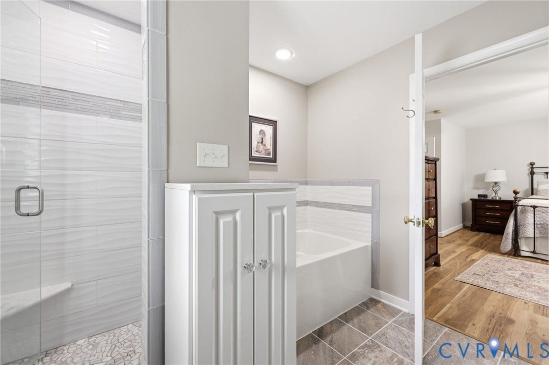 4320 Stebbins Street, Chester, VA 23831 Large, gorgeous shower and soaking tub