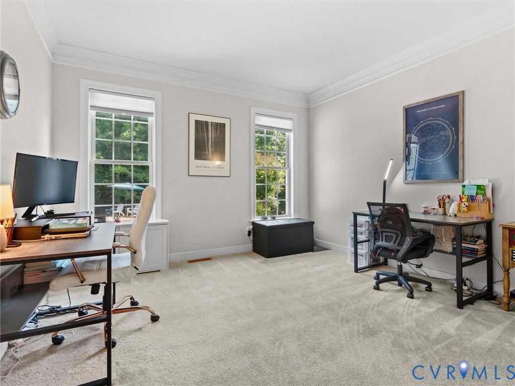 First floor office or guest bedroom
