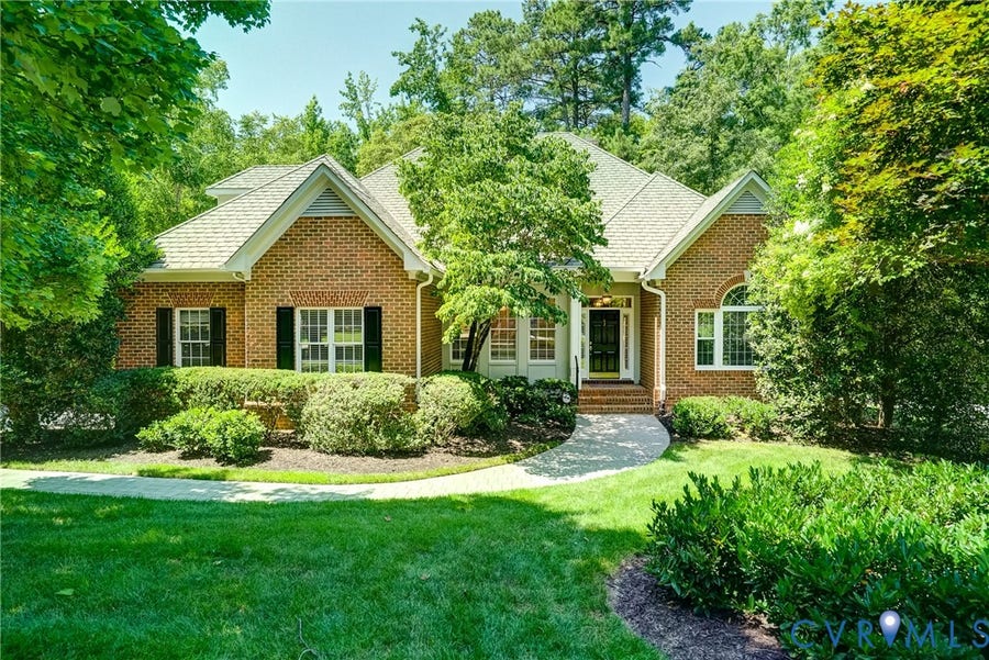 Property photo for 12 E Square Lane, Richmond, VA