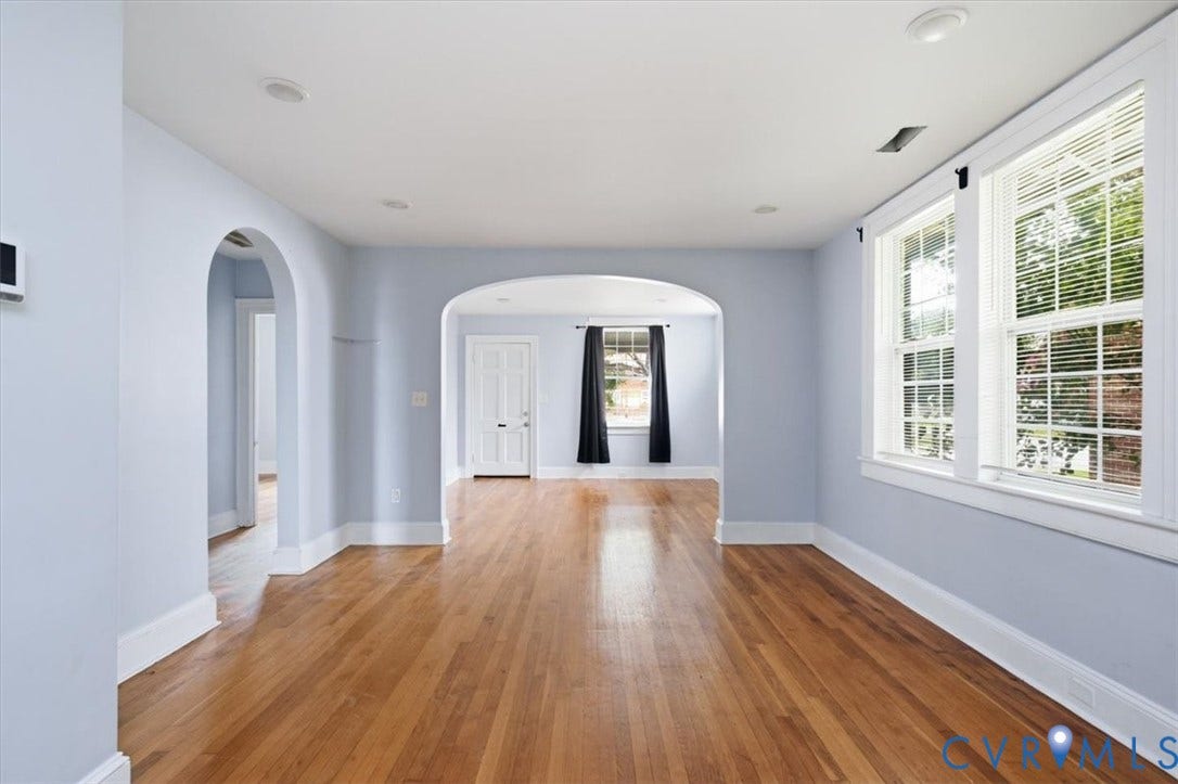 125 Richmond Avenue, Colonial Heights, VA 23834 Hardwood flooring throughout the room, complemented by white baseboards