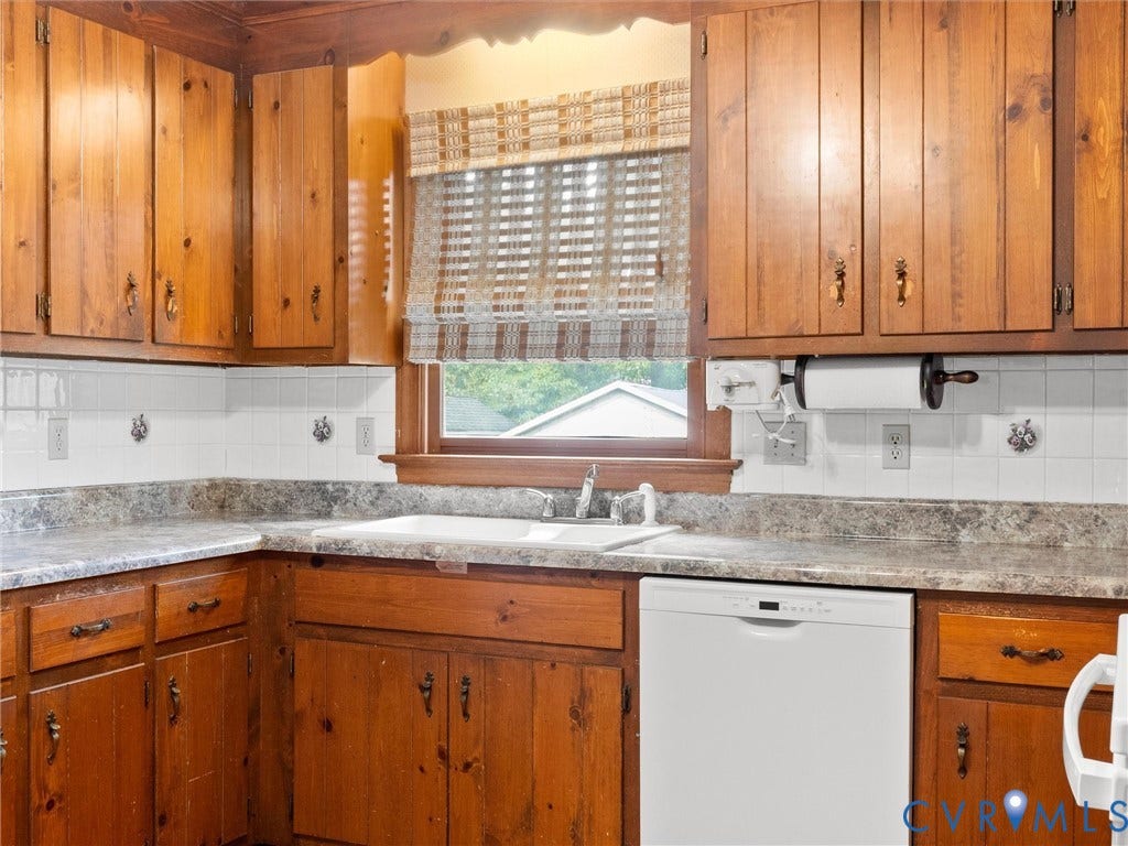 3324 Ludgate Road, Chester, VA 23831 3324 Ludgate Road, Chester, VA 23831