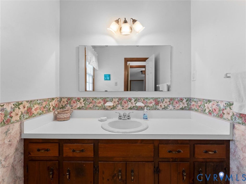 3324 Ludgate Road, Chester, VA 23831 3324 Ludgate Road, Chester, VA 23831