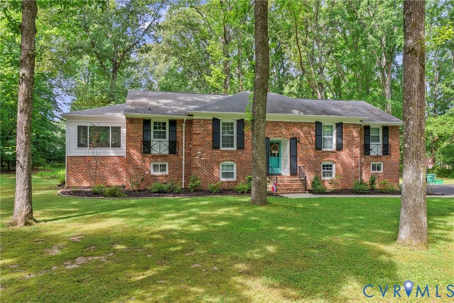 Property photo for 13531 Starcross Road, Midlothian, VA