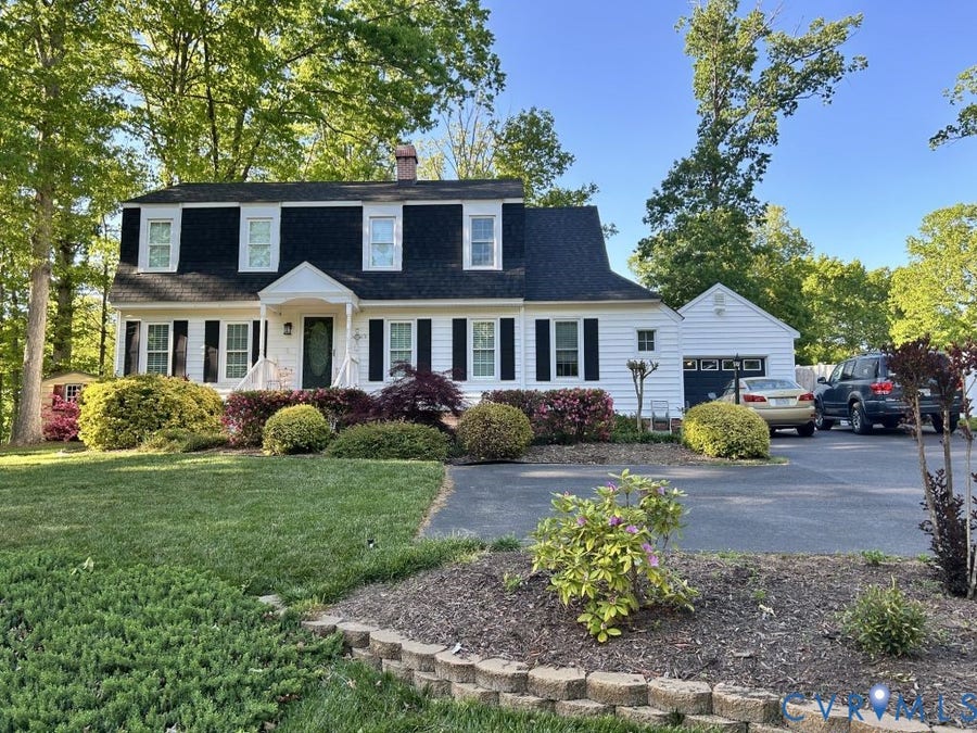 Property photo for 13106 Queensgate Road, Midlothian, VA