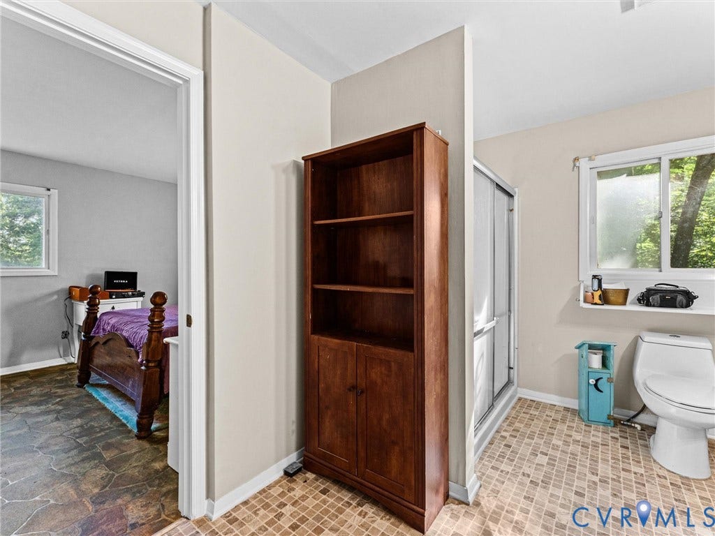2305 Mosby Road, Powhatan, VA 23139 Primary bath with hall access