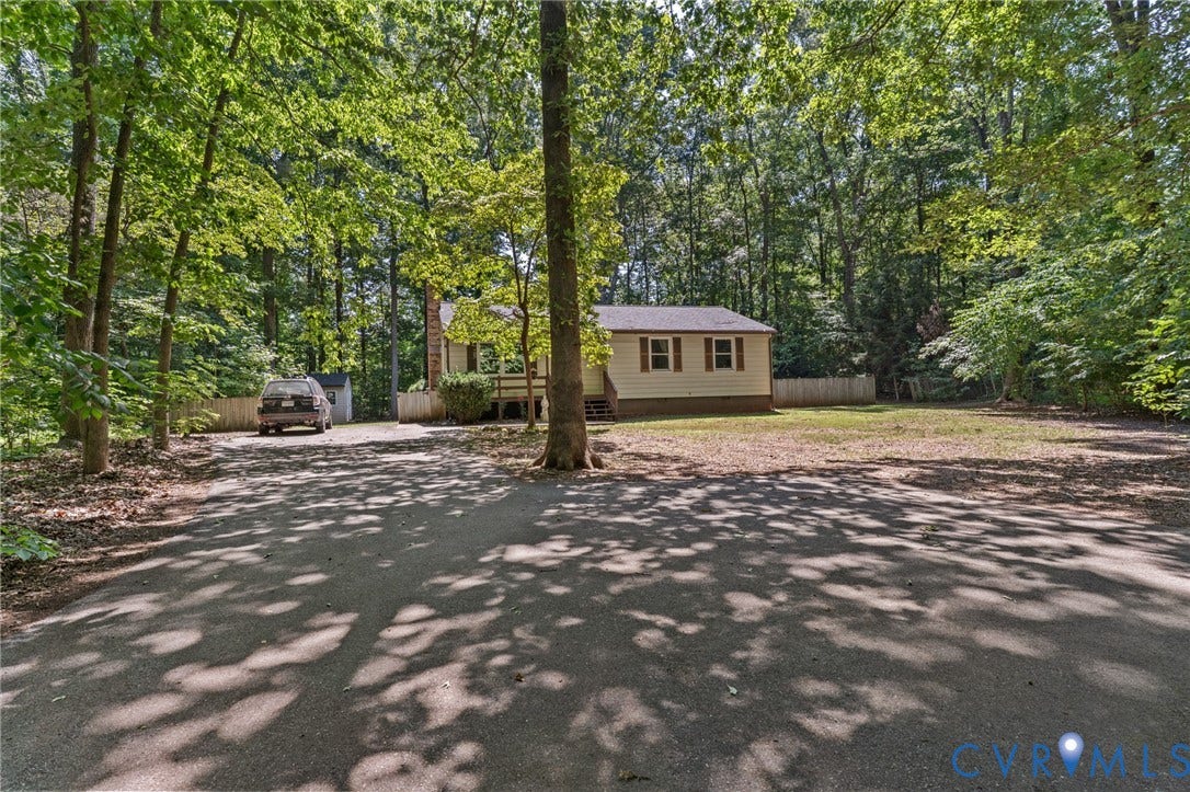 2448 Mountain View Road, Powhatan, VA 23139 Long driveway with plenty of parking