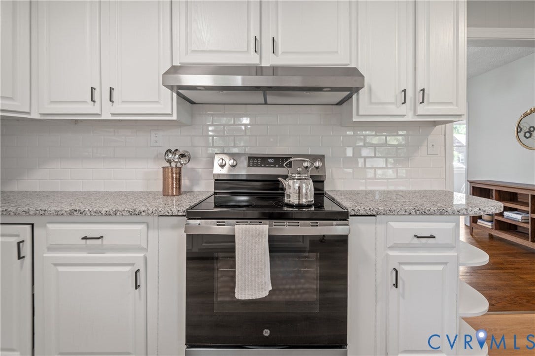 2740 Brampton Way, North Chesterfield, VA 23234 New GE Stainless Steel electric convection range, new hood, new backsplash
