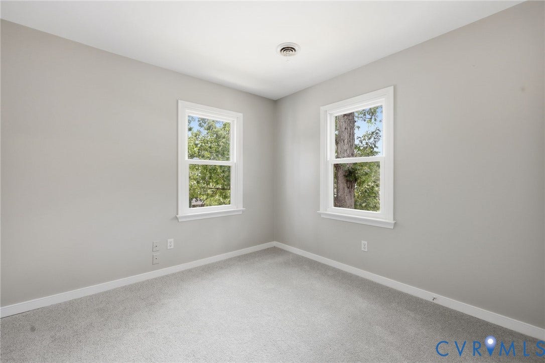 9500 Mesquite Road, Glen Allen, VA 23060 Neutral-toned walls and plush gray carpeting