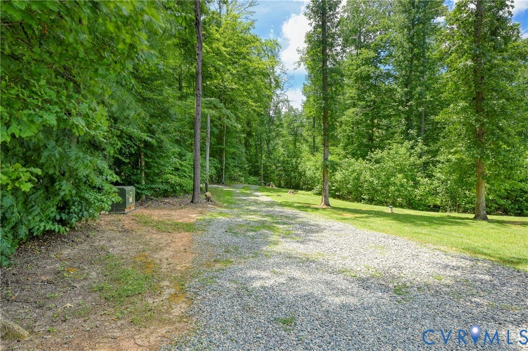 4528 E Old Mountain Road, Louisa, VA 23093