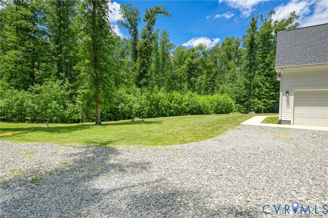 4528 E Old Mountain Road, Louisa, VA 23093