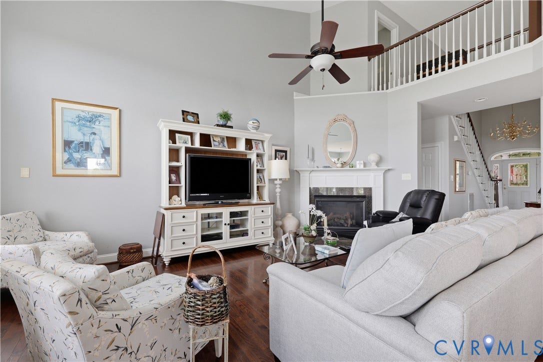 Welcome to this fabulous Family Room!