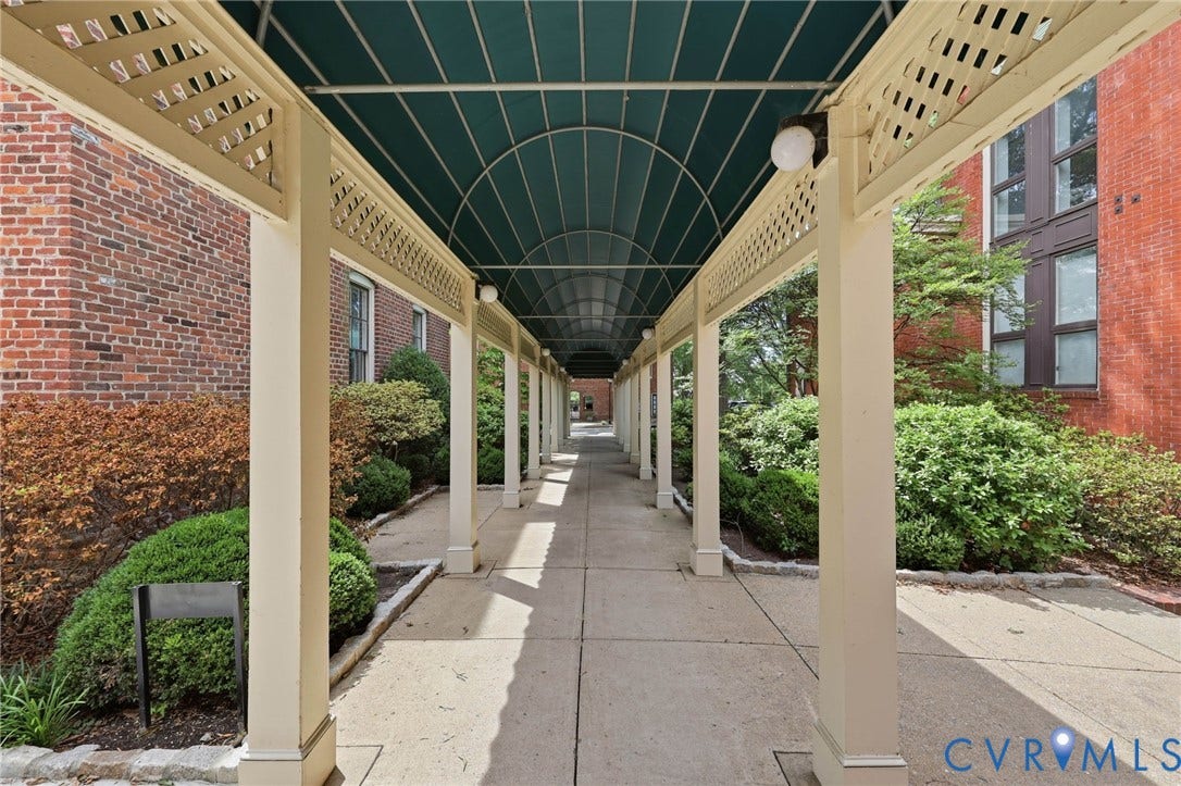 1443 Floyd Avenue, #208, The Fan, Richmond, VA 23220 Covered walk to enter building