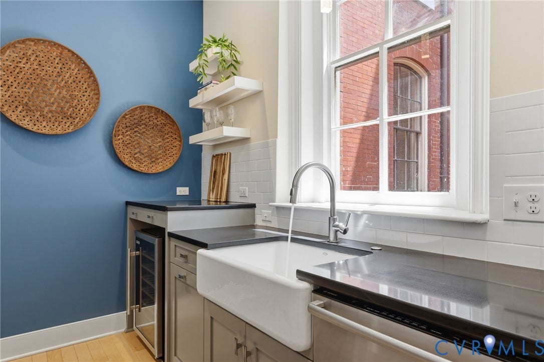 1443 Floyd Avenue, #208, The Fan, Richmond, VA 23220 Recently renovated w/apron sink, granite counters, open shelves, new cabinets, Bosch DW