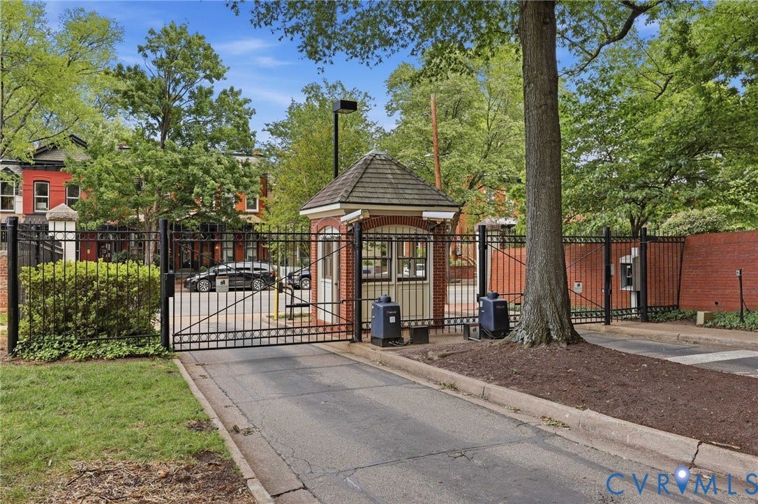 1443 Floyd Avenue, #208, The Fan, Richmond, VA 23220 Secure Gated entry