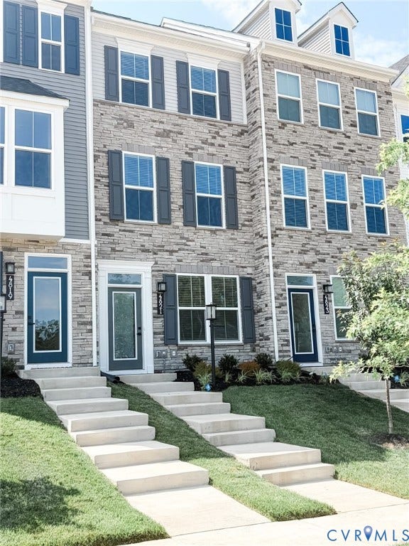 Property photo for 4821 Cloverleigh Drive, Midlothian, VA