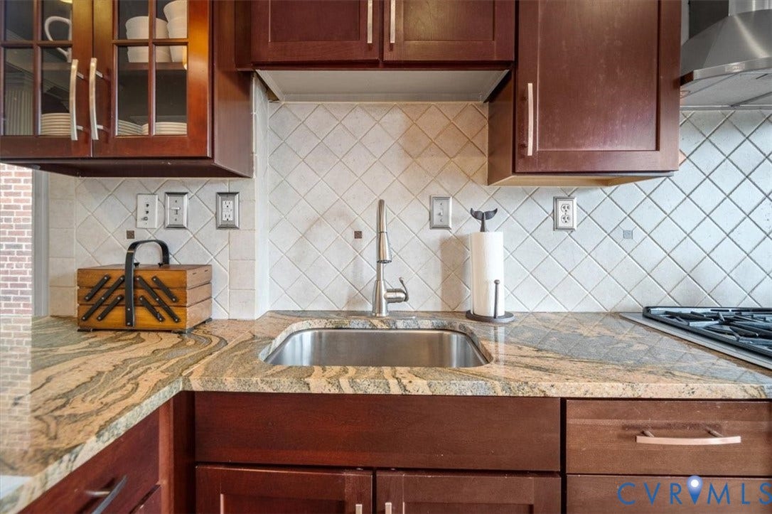 2711 Grove Avenue, #6, The Fan, Richmond, VA 23220