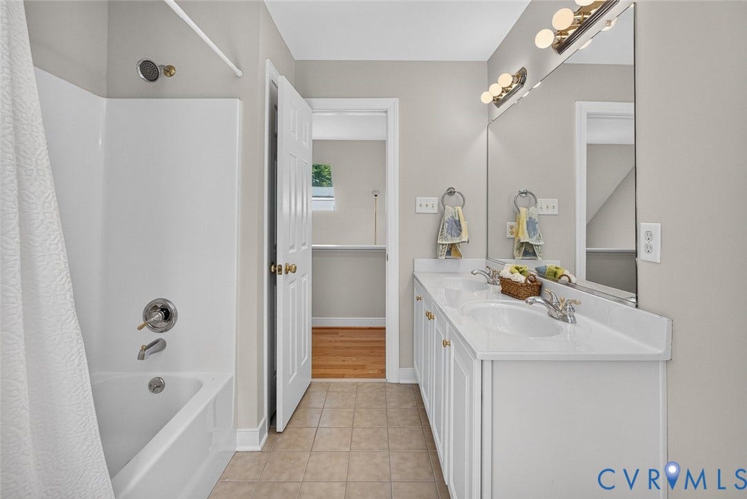 5314 Lavaga Drive, Goochland, VA 23063 Hall bath