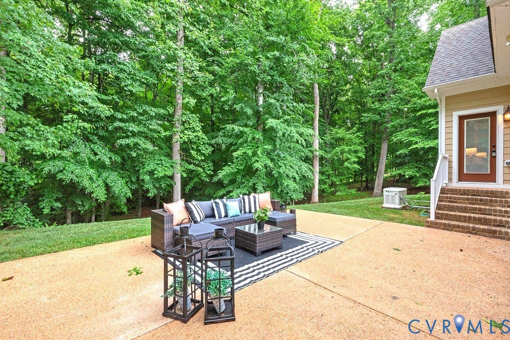 8853 Porto Court, Viniterra Estates, New Kent, VA 23124 Large Rear Aggregate Patio