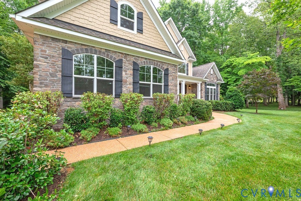 8853 Porto Court, Viniterra Estates, New Kent, VA 23124 Beautiful Landscaping