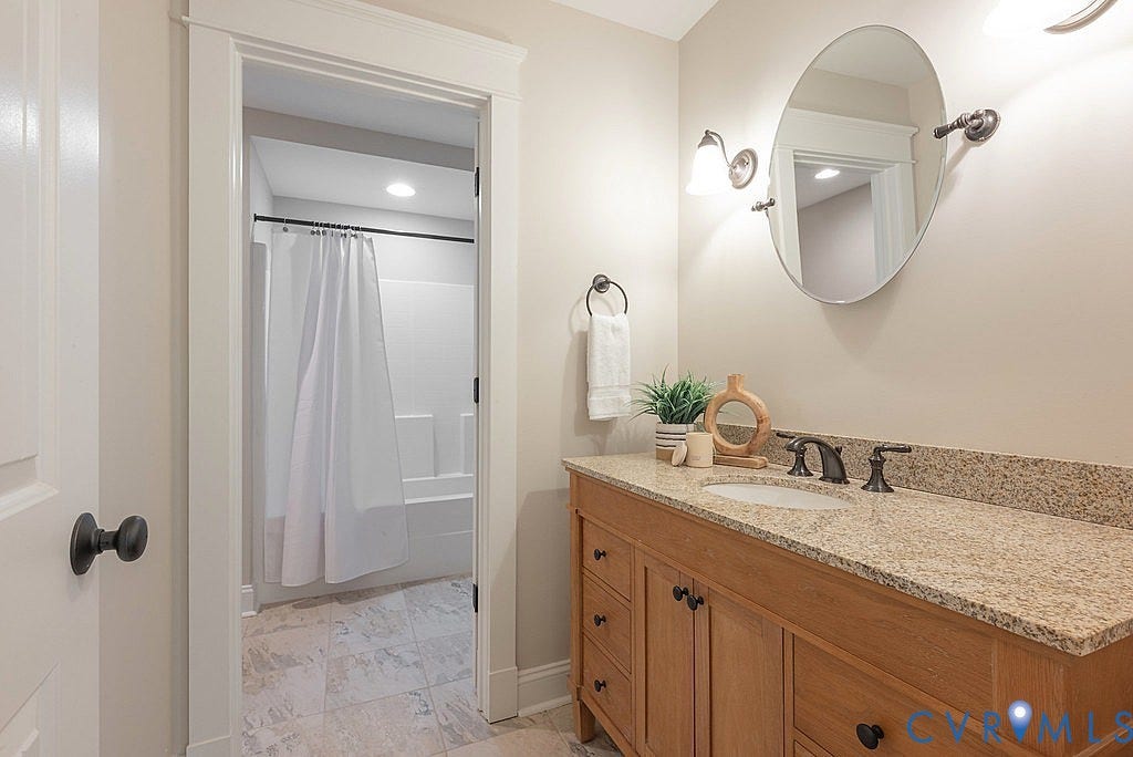 8853 Porto Court, Viniterra Estates, New Kent, VA 23124 2nd Floor Hall Bath