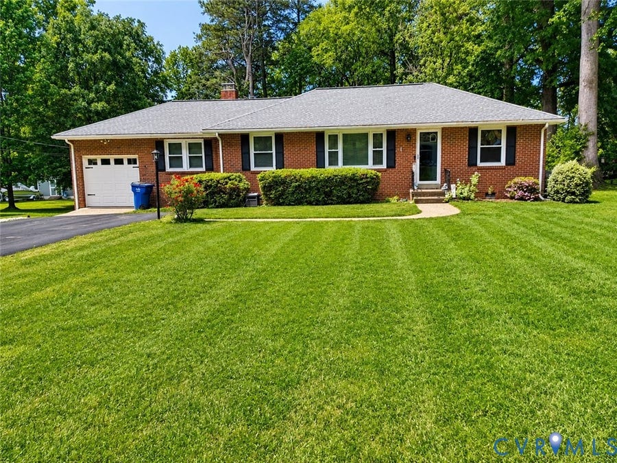 Property photo for 8374 Burnside Drive, Mechanicsville, VA
