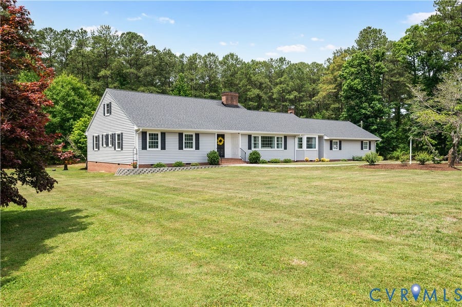 Property photo for 540 West Main Street, Wakefield, VA