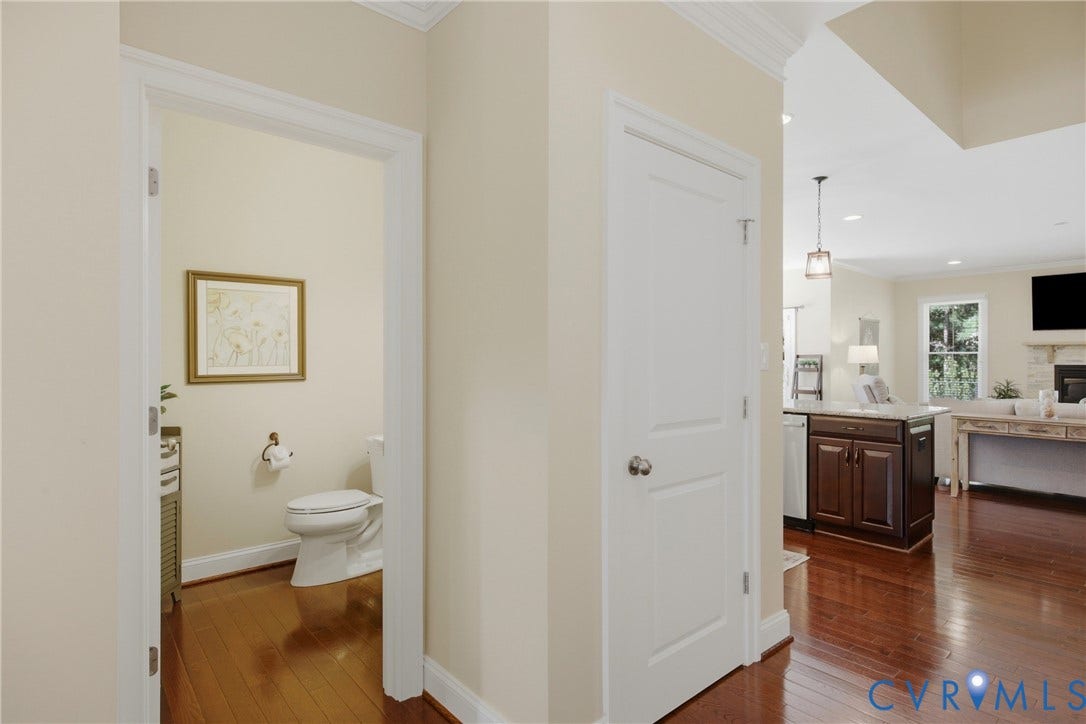 11920 Montfort Circle, Grey Oaks, Glen Allen, VA 23059 First floor half bath