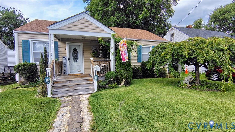 Property photo for 210 Plumtree Avenue, Colonial Heights, VA