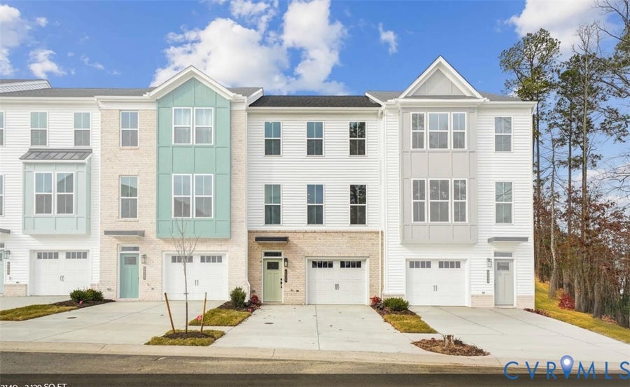 Property photo for 6917 Sunset Oasis Lane, Midlothian, VA