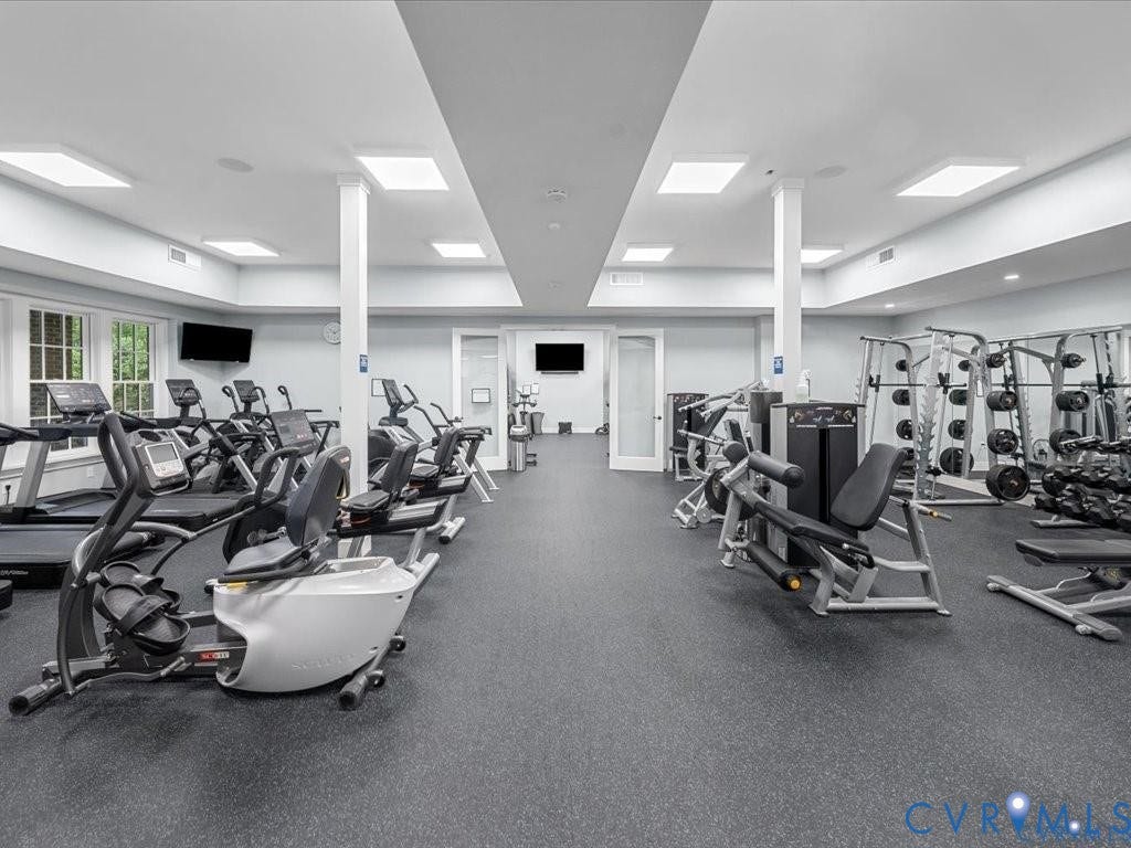 9237 Cerulean Place, Richmond, VA 23238 Stay active your way at the Connexions 24/7 gym, complete with energizing fitness classes.