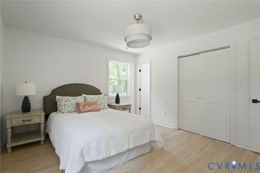3056 Davis Mill Road, Goochland, VA 23063 Bright room with light wood-finish flooring