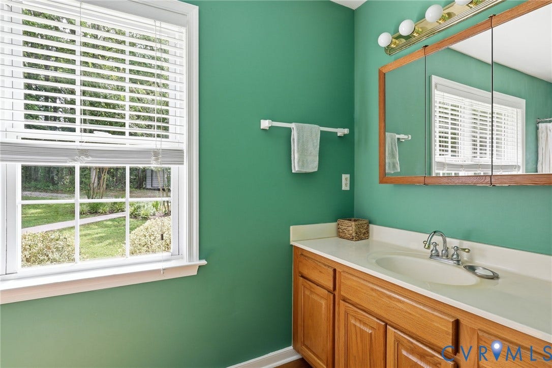 1375 Gills Road, Powhatan, VA 23139 Full primary bathroom.