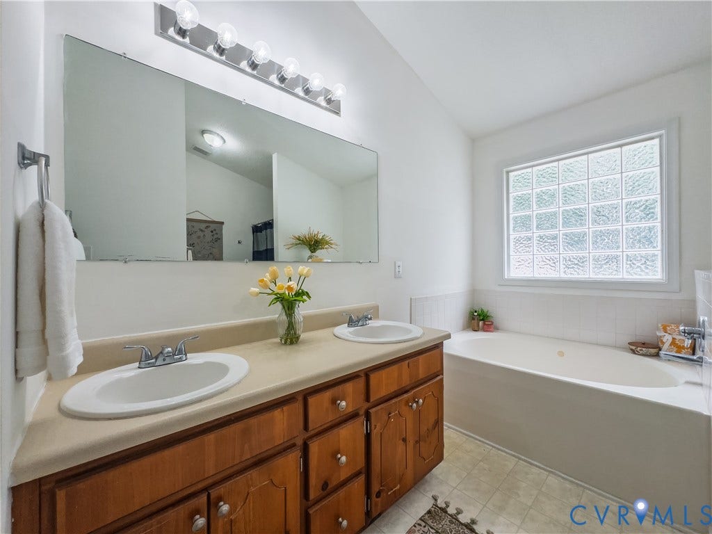 Primary Bathroom, dual sinks