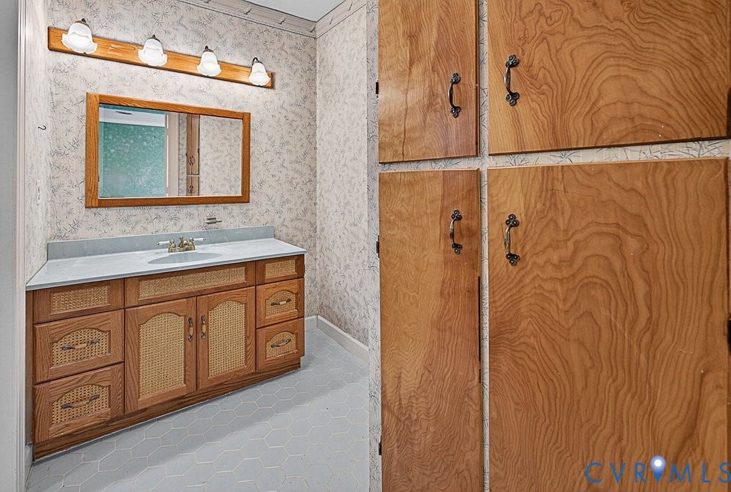 11701 Holly Hill Road, Chester, VA 23831 11701 Holly Hill Road, Chester, VA 23831