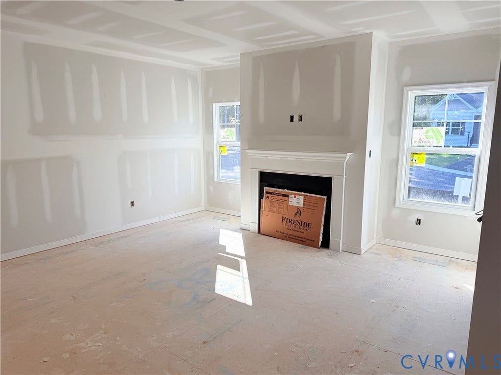 11130 Somerset Bluff Court, Somerset Hills, Glen Allen, VA 23059 Recessed fireplace with mantel and surround