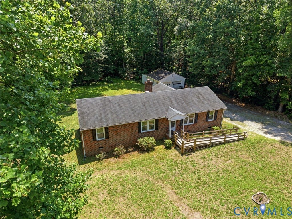 10111 Tunstall Road, New Kent, VA 23124 10111 Tunstall Road, New Kent, VA 23124