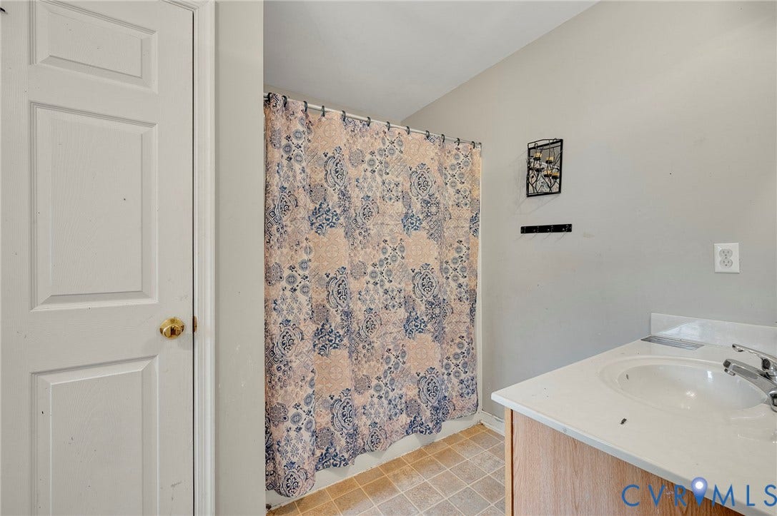 1207 Wycliff Court, Richmond, VA 23236 Bathroom