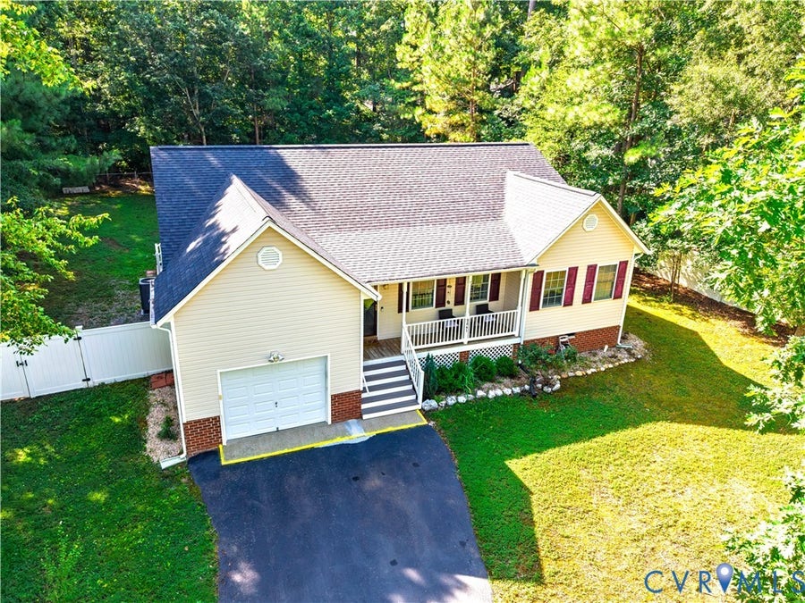 Property photo for 5841 Tuskwillow Drive, North Chesterfield, VA