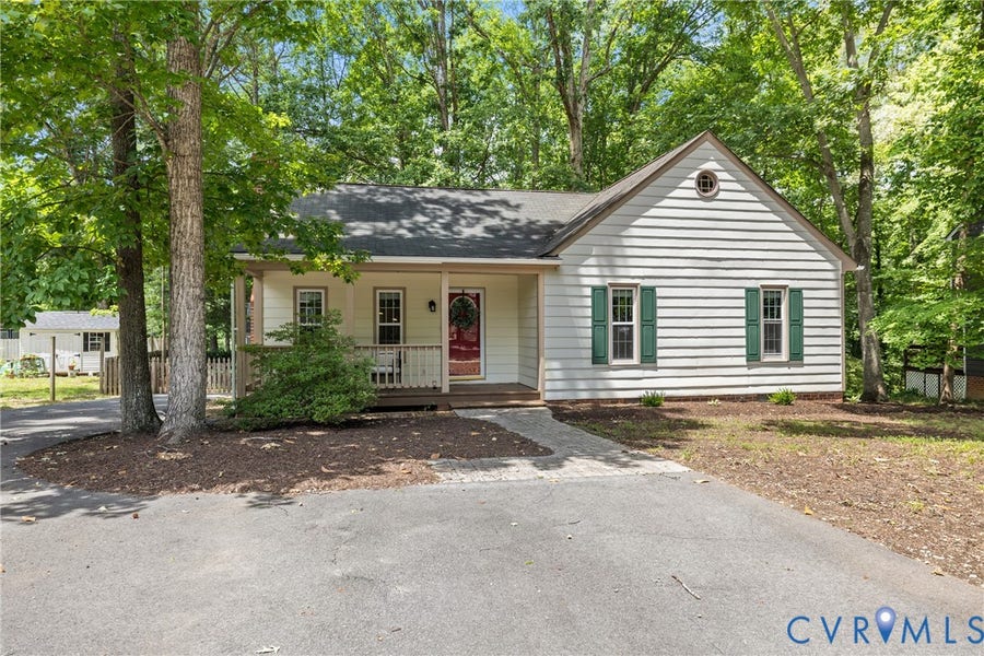 Property photo for 1312 Manders Knoll Court, Midlothian, VA