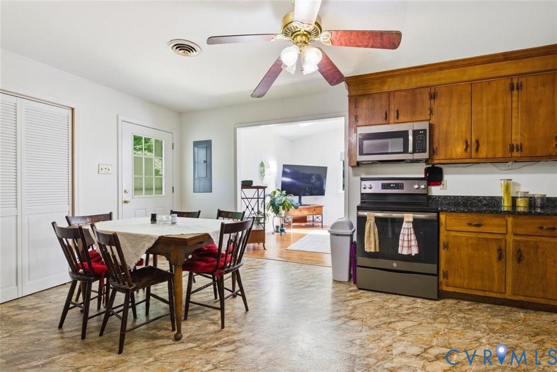 2726 Daphne Lane, Powhatan, VA 23139 2726 Daphne Lane, Powhatan, VA 23139