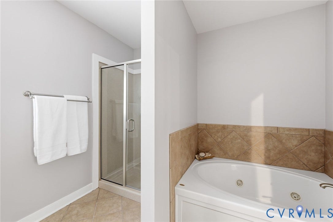 12301 Hulsey Drive, Chesterfield, VA 23838 Relax in the jetted soaking tub