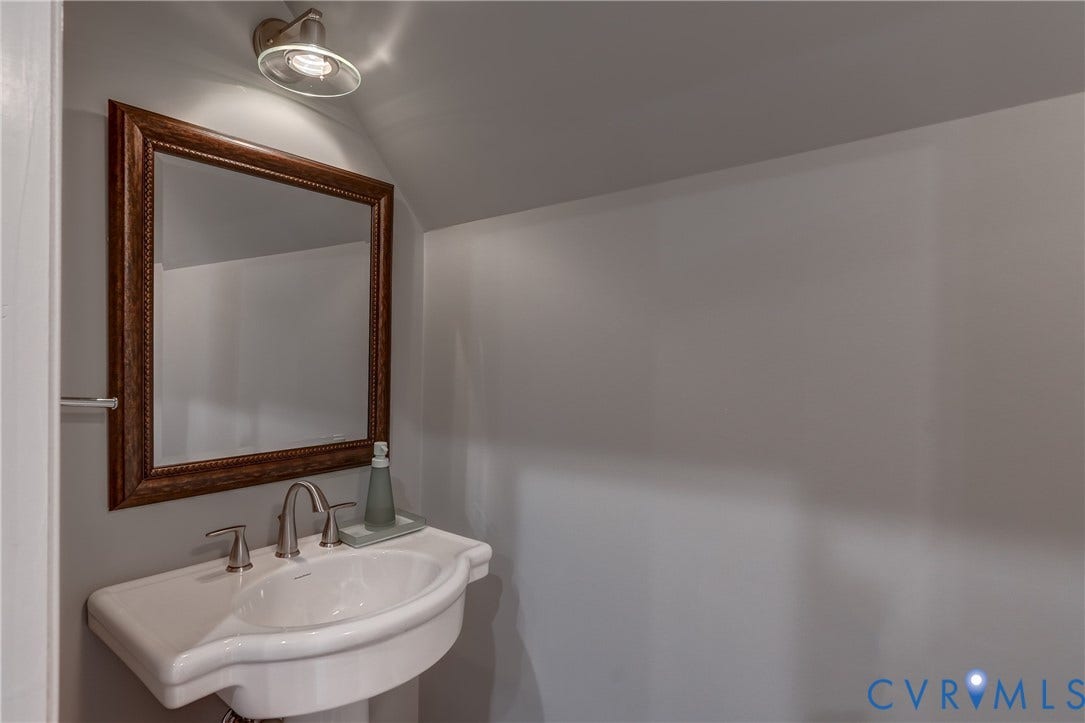 332 Rexmoor Terrace, Richmond, VA 23236 1/2 bath on 3rd floor