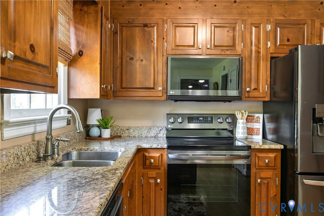 112 Old Brickhouse Lane, Colonial Heights, VA 23834