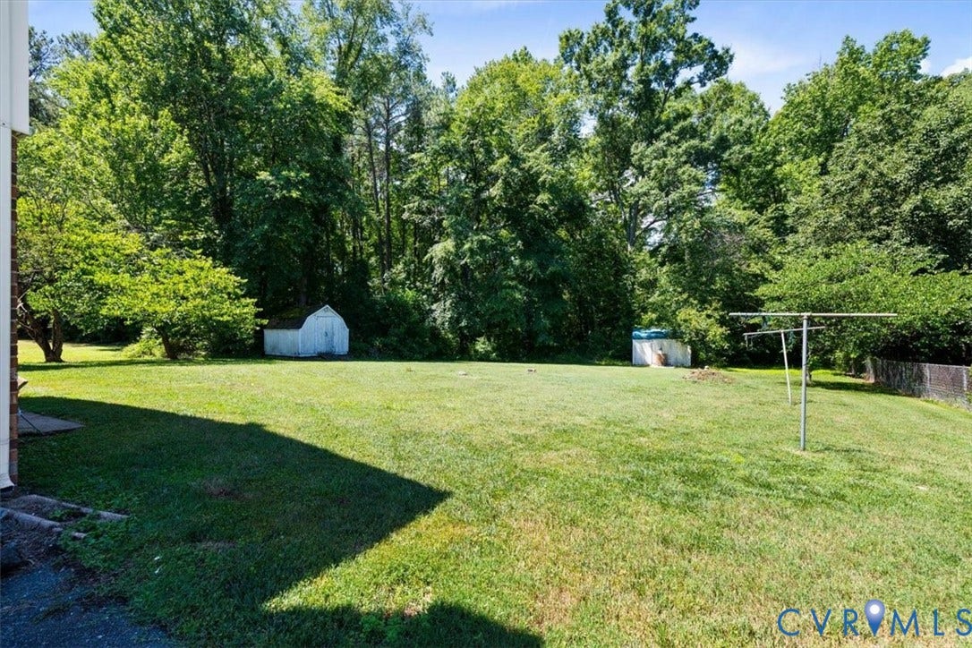 2817 Lito Road, Glen Allen, VA 23060 Back yard space