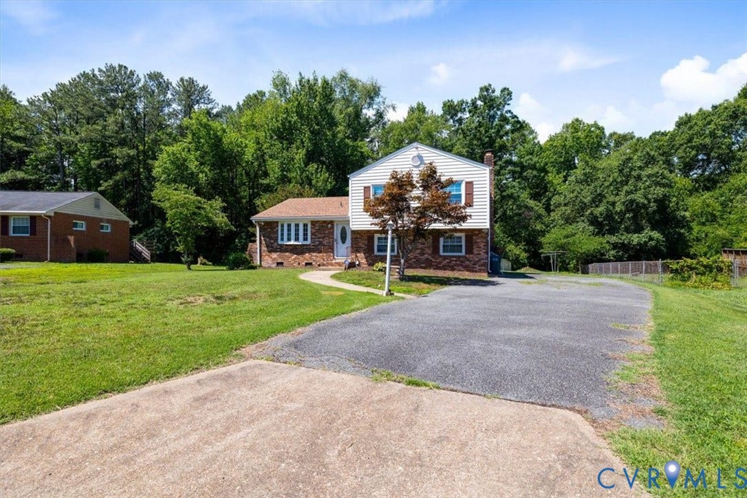 2817 Lito Road, Glen Allen, VA 23060 Front yard space