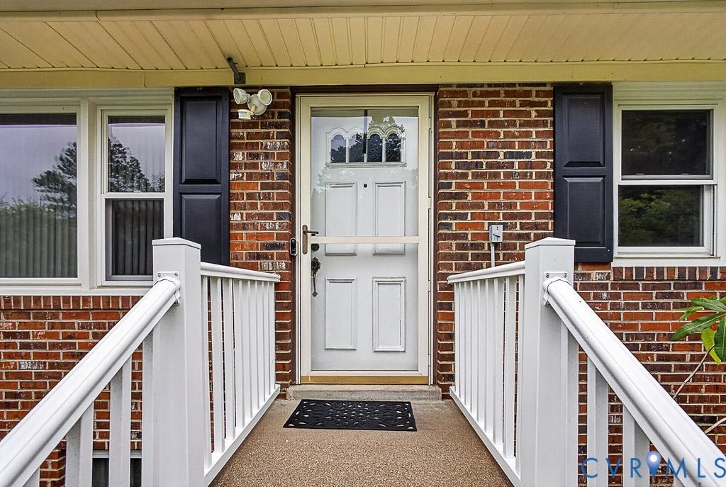 2032 Fortview Drive, Chester, VA 23831 Front entry to home